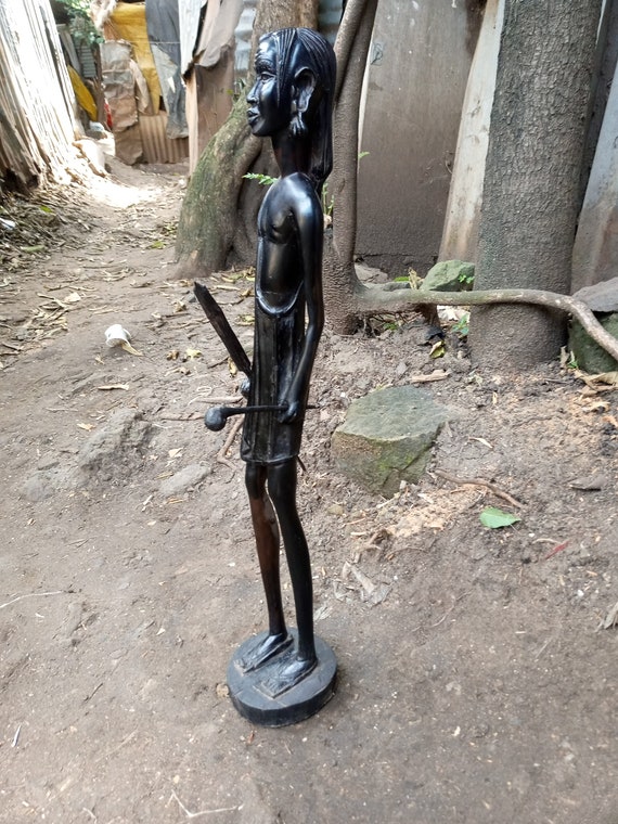 アフリカ ケニア マサイ族 手彫り 置物