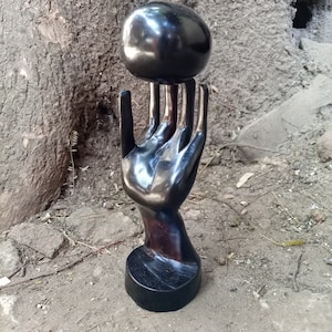 The World At Your Fingertips In Your Hand 1PC Ironwood Sculpture Original Statue Kenya Africa Hand-Carved Deco Table Office Shelf Modern Art