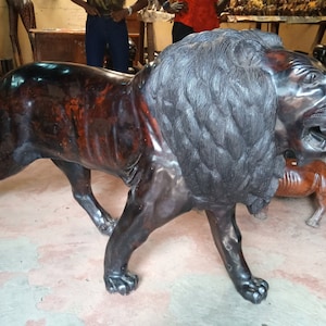 Life Size Vintage Lion Walking Solid Ironwood Original Kamba Art Kenya Africa Sculpture Cat Statue Floor Deco High Polish Original Antique
