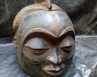 Máscara tribal primitiva suku, casco, RDC, África, talla de madera antigua original, totalmente funcional, objeto de arte congoleño vintage.