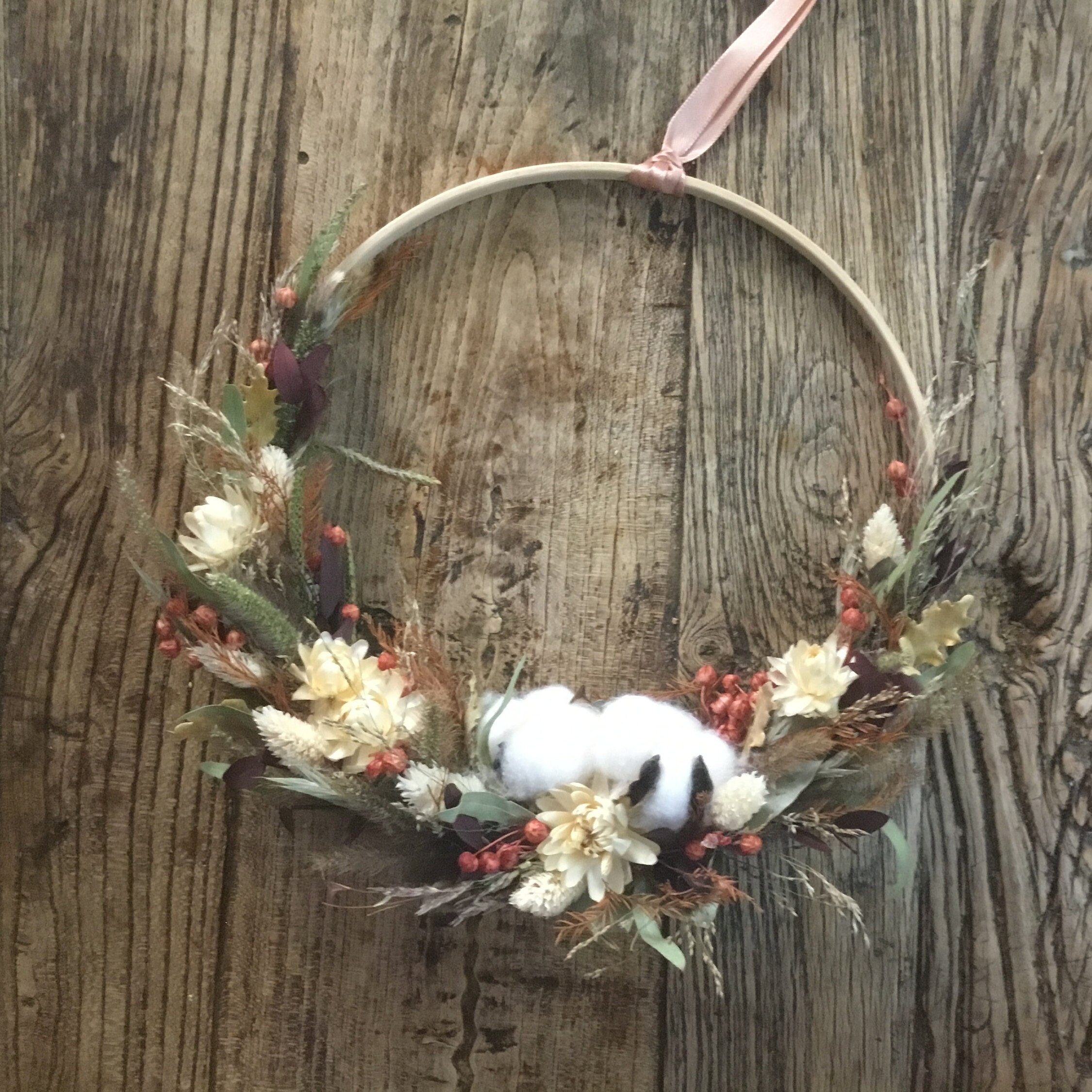 Couronne Murale de Fleurs Séchées et Stabilisées, Couronne Décorative Personnalisable, Style Bohème 