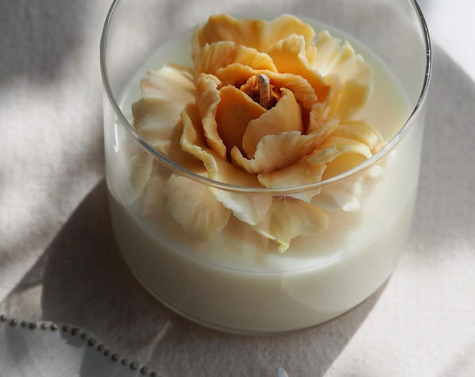 Handcrafted Palette Knife Sculptural One Flower Candle: 1 Wick Soy wax (12.5 oz)