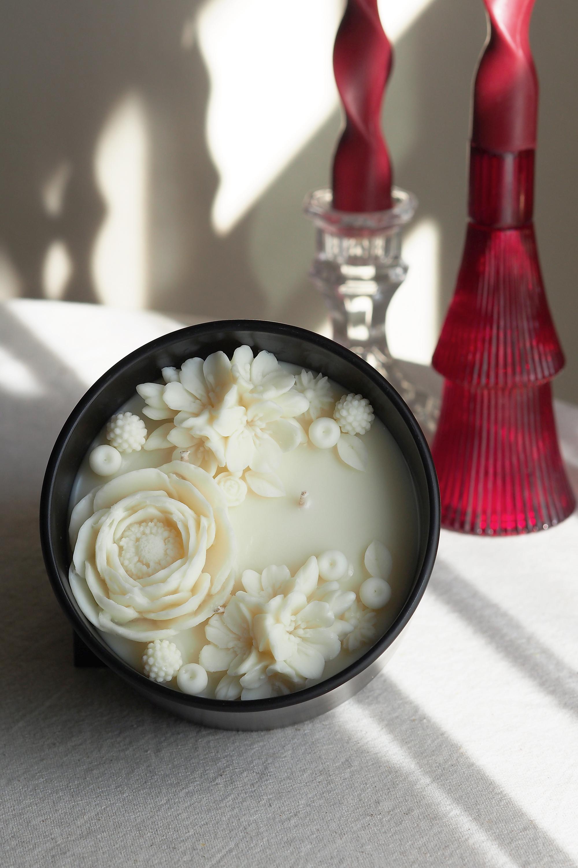 Handcrafted Sweet Garden Flower Candle: Soy wax / 3 Wicks / 16 oz