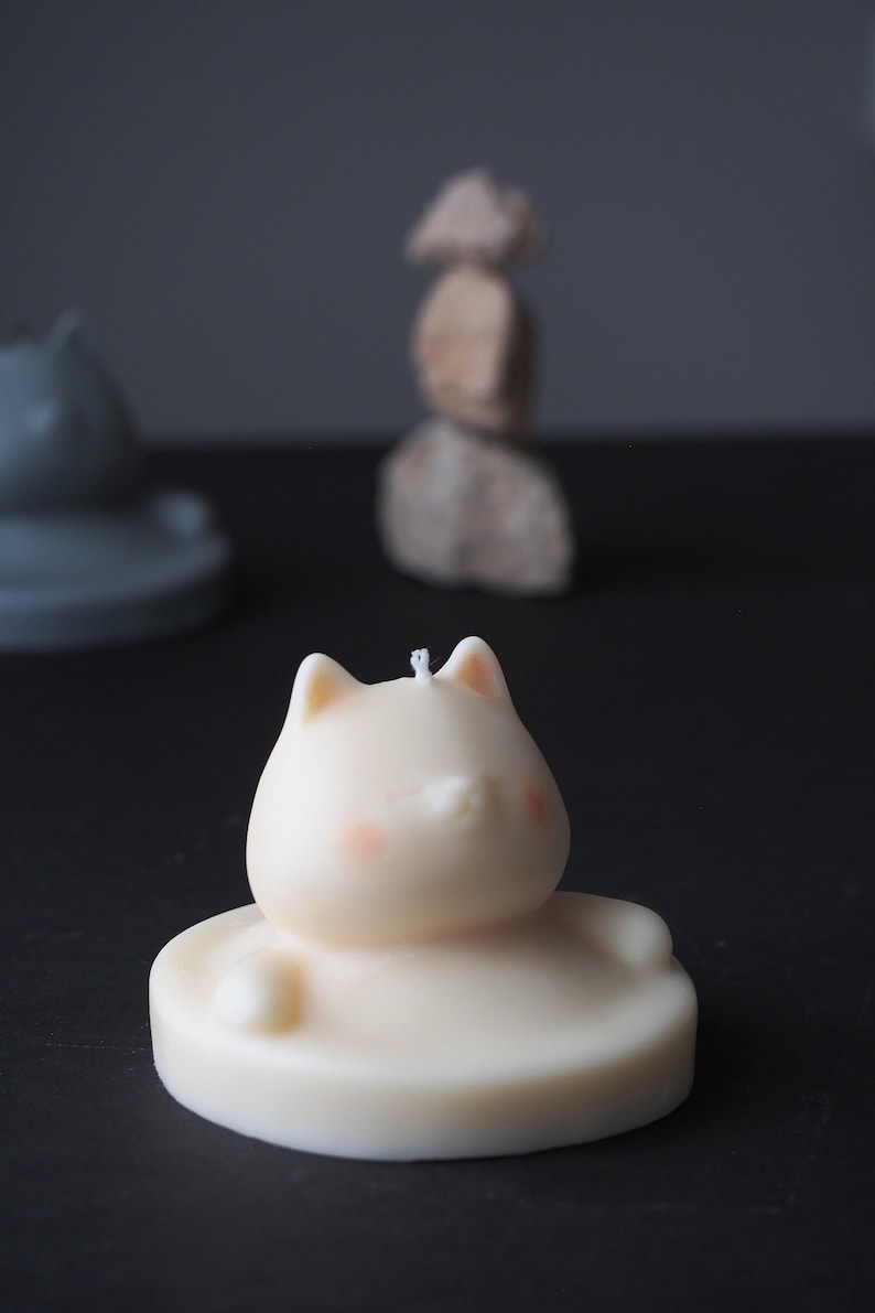 Zazen Cat Candle, Animal Candle, Meditation Candle, Soywax, beeswax, Scented Candle, Handmade Gift idea, Valentine's Day Gift Undyed ( Ivory)