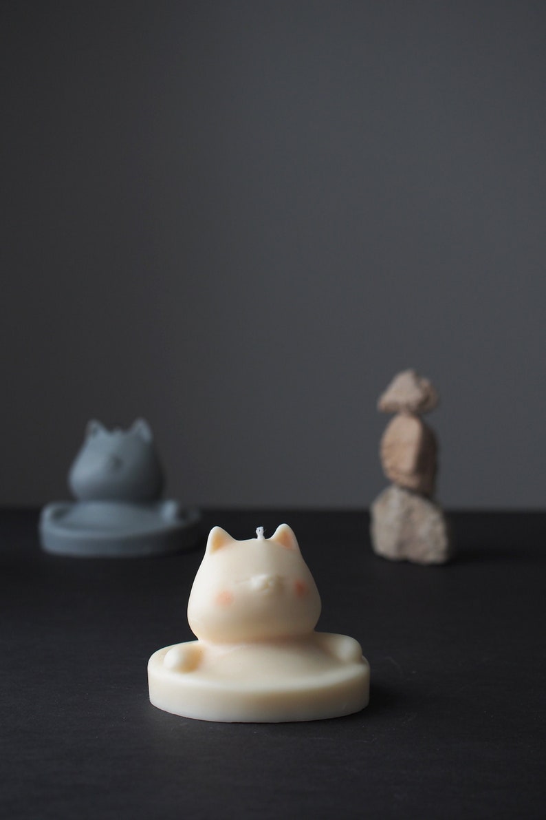 Zazen Cat Candle, Animal Candle, Meditation Candle, Soywax, beeswax, Scented Candle, Handmade Gift idea, Valentine's Day Gift image 1