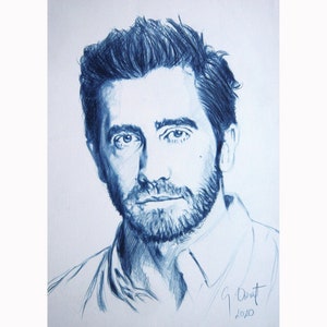 Disegno originale di Gustau Donat. Ritratto di Jake Gyllenhaal (attore). Matita blu su carta. 16,5 pollici x 11,7 pollici