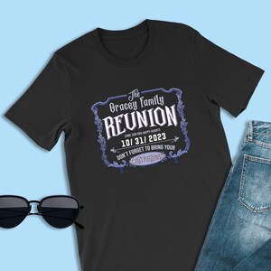 Camiseta personalizada com sobrenome e data da família, camiseta com logotipo da mansão mal-assombrada, camiseta da reunião da família Gracey, Disney Magic Kingdom Liberty Square