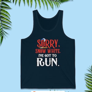 Schneewittchen und die sieben Zwerge Tank Tops, Ich muss laufen, Prinz Florian Runner Shirt, Run Disney Outfits, HalbMarathonWochenende