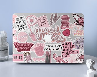 Könnte beinhalten: Eine Laptop-Folie mit einer Collage aus rosa und weißen Aufklebern, darunter Texte wie "More issues than Vogue," "Books are better than people," "Good vibes," "How you doin?," "Dancing Queen," "Fries before guys," und "What would Blair Waldorf do?."