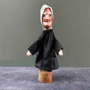 LOT DE 6 marionnettes à main vintage – personnages variés clown, sorcier.. EUR 10,00 - FR