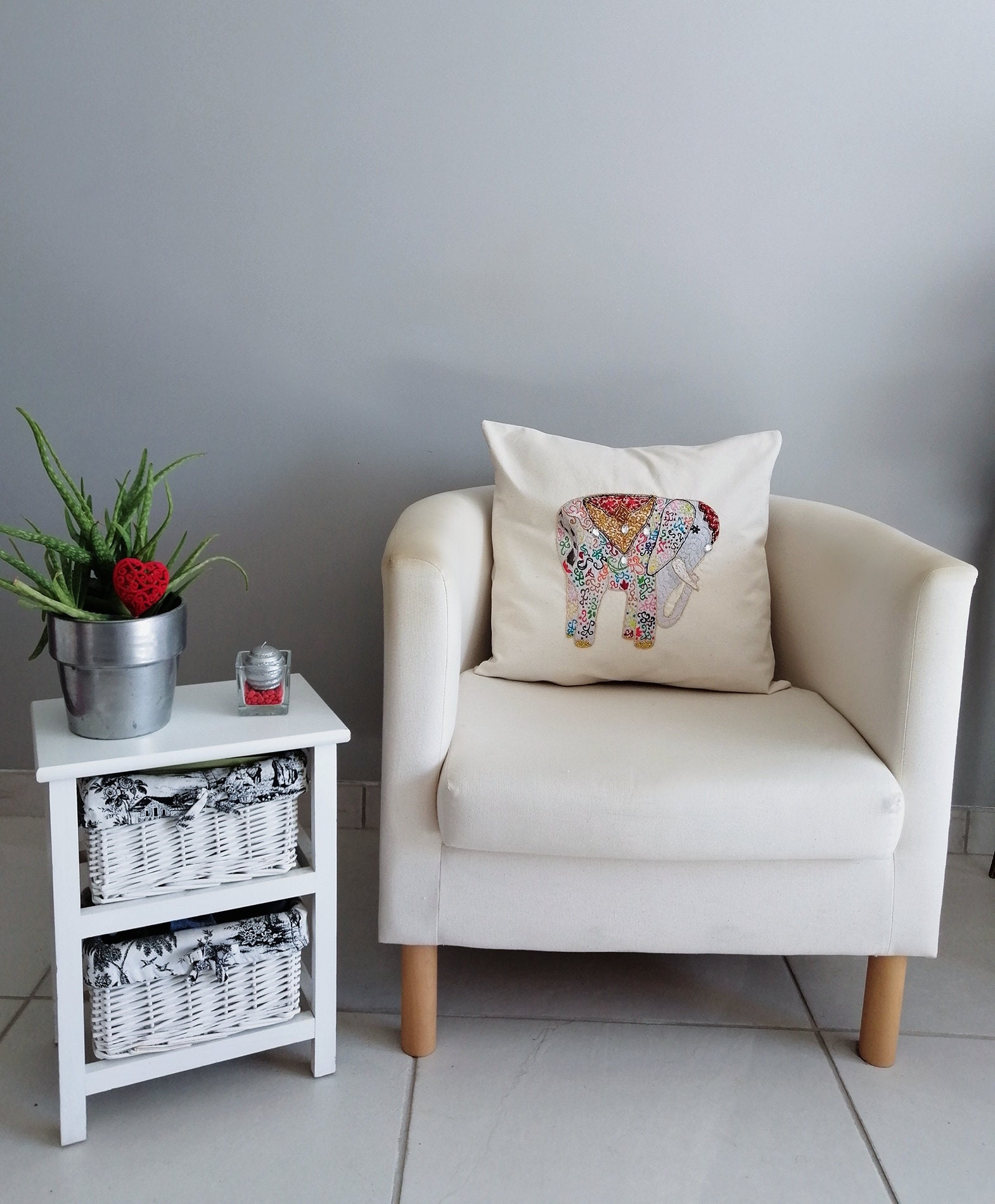 Coussin Boho Fait Main Lunä, Conception Unique L'éléphant , Coussin de Boho, Élégant.