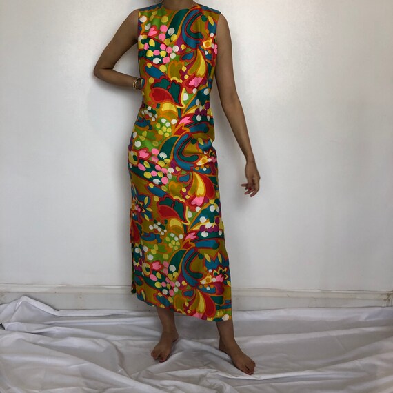 1960s Psychedelic Print Sleeveless Maxi Dress