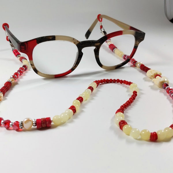 Bijou de lunettes chic rouge et blanc en perles d'eau douce, fait main, unique, Idée cadeau, St-Valentin, Anniversaire