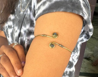 Gold Labradorite Swirl arm cuff, handmade arm cuff, Upper arm band, Tribal Gemstone Crystal Bohemian Festival arm cuff, gift for her