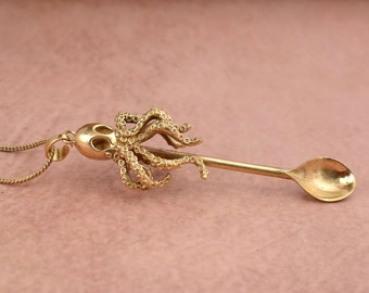 Colgante de pulpo de latón hecho a mano: llavero vintage con forma de cuchara de oreja