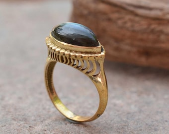 Anillo de labradorita marquesa, anillo bohemio de latón dorado, joyería minimalista hecha a mano, regalo para ella