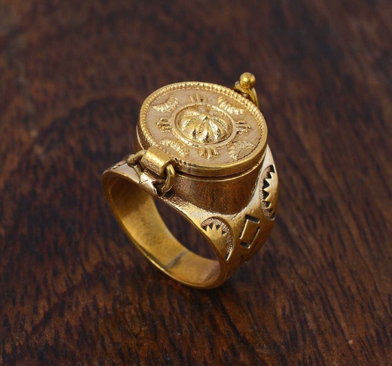 Filigree Pearl Gold Signet Ring – Pineal Vision Jewelry