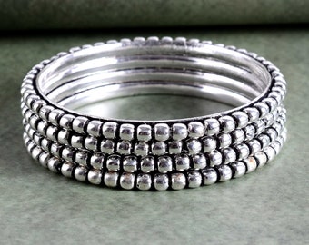Conjunto de brazaletes de plata antigua: Brazaletes étnicos indios de latón hechos a mano
