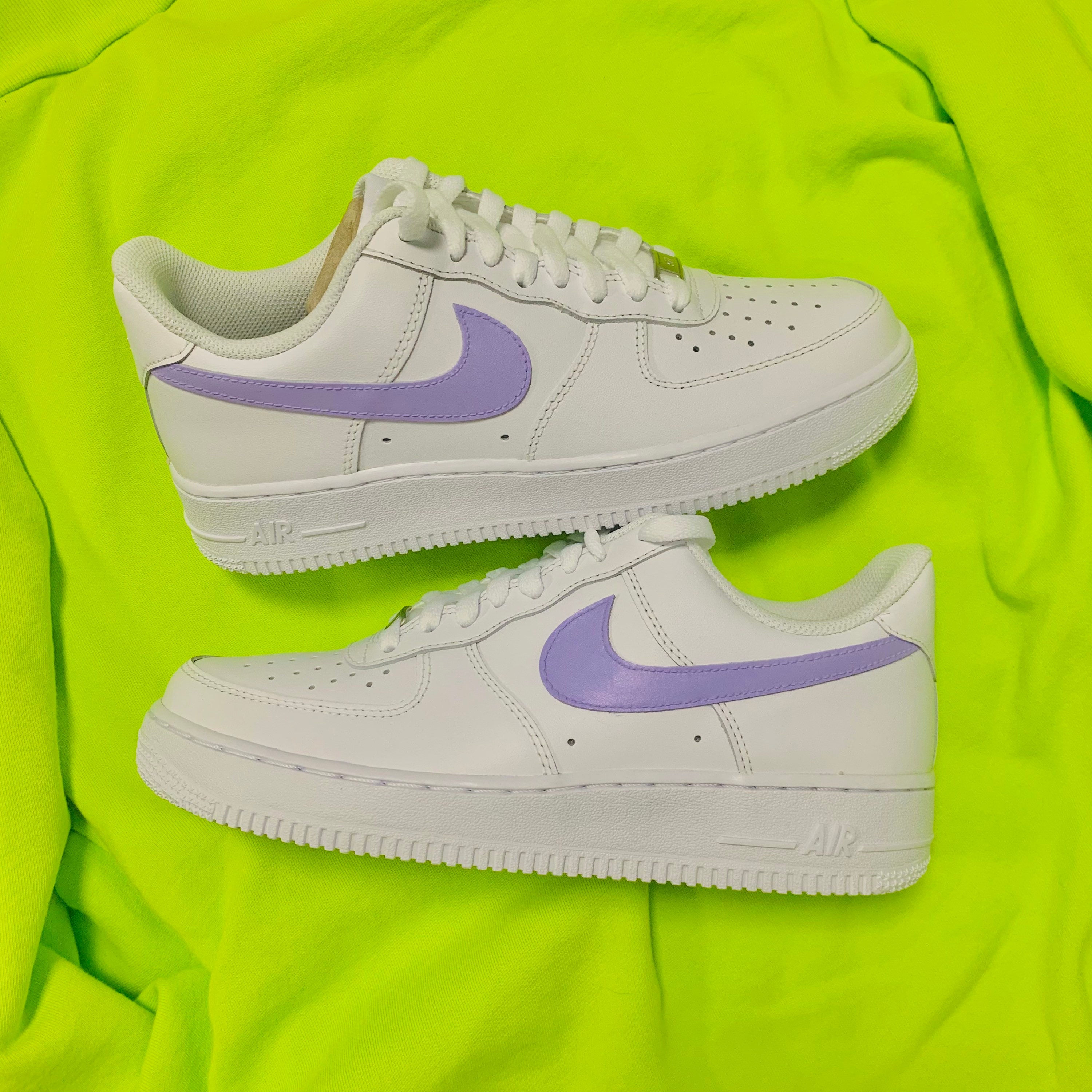 air force 1 white with purple swoosh