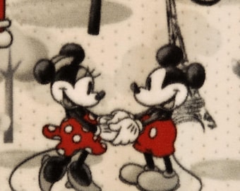 Mickey & Minnie in Paris Large fleece tie blanket