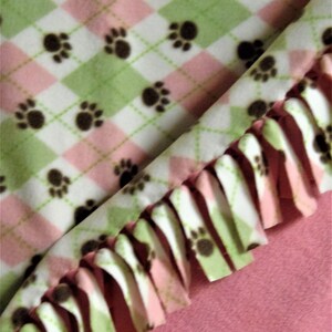 Dog Paws fleece tie blanket