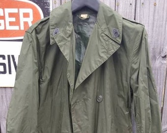 Manteau de pluie USMC vintage 1973 avec insignes de Master Sargent
