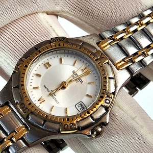 Women&#39;s Vintage SEKONDA Quartz Wristwatch