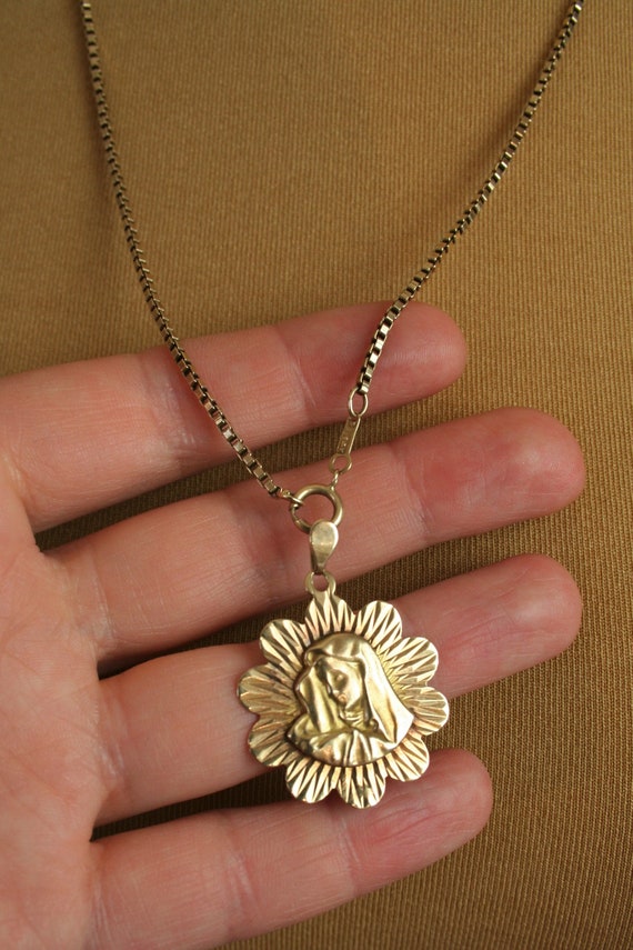 Vintage 70s  14k Solid Gold Virgin Mary Necklace,… - image 7