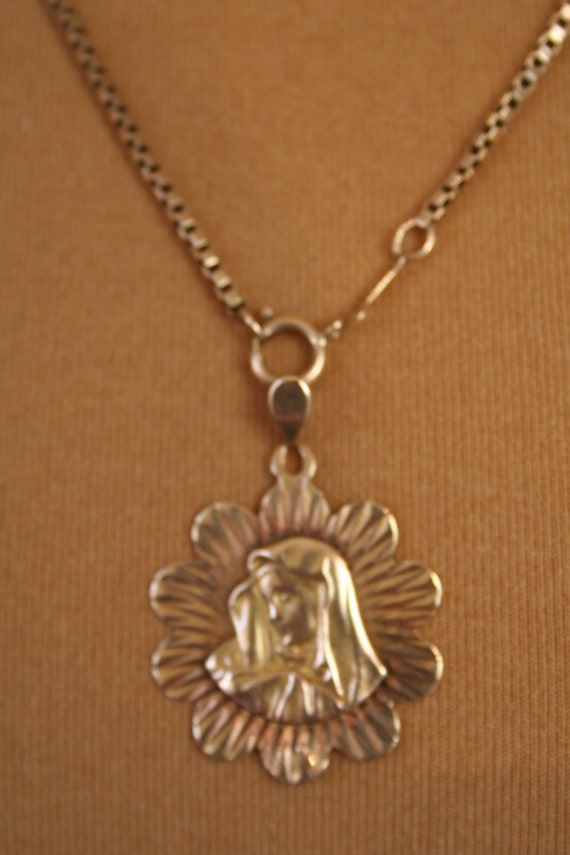 Vintage 70s  14k Solid Gold Virgin Mary Necklace,… - image 3