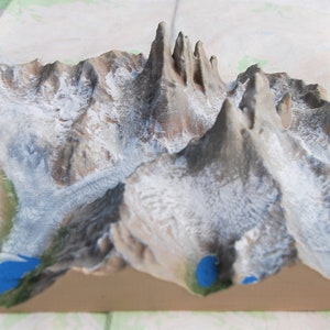 Modelo Fitz Roy - Montanha impressa em 3D pintada à mão, mapa topográfico da Patagônia