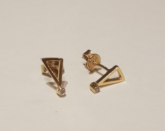 14K Gold Triangle Stud Earrings with White Diamond