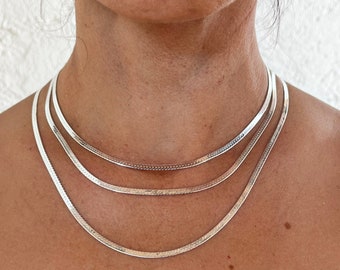 Chaine plate en argent 925. Collier herringbone en argent 925. Chaine herringbone en argent 925 fabriquée en Italie. Chaine argent.