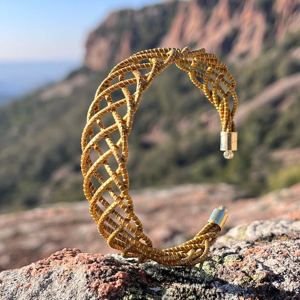 Gold braided bracelet. Gold cuff. Capim dourado bracelet. Plant bracelet in golden grass from Brazil. Handmade bracelet from Brazil.