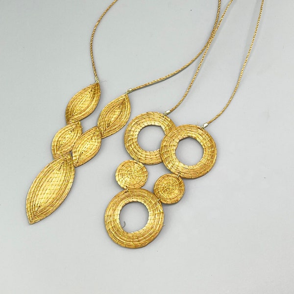 Collier en capim dourado. Collier en herbe dorée. Bijoux artisanal du Brésil. Collier végétal. Collier feuille. Collier Mandala.