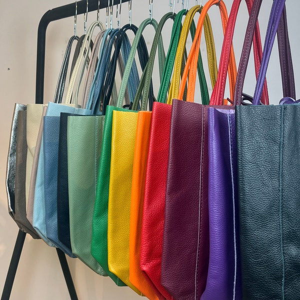 Verona leather tote bag. Classic tote bag available in many colors. Women's leather tote bag, perfect as a gift.