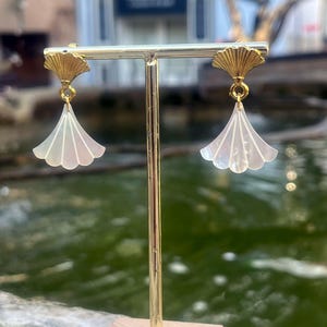 Natural mother-of-pearl and stainless steel shell earrings. Pearl earrings for weddings and bridesmaids.