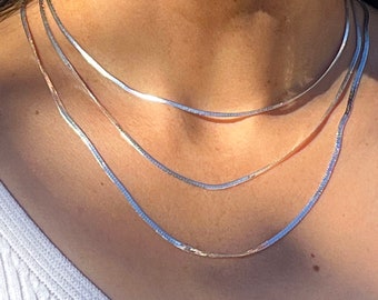 Herringbone chain in 925 silver. Herringbone necklace in sterling silver. Flat herringbone chain made in Italy. Flat mesh chain
