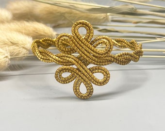 Capim dourado flower-shaped bracelet. Vegetable gold jewelry. Natural material bracelet. Brazilian bracelet. Original jewelry.