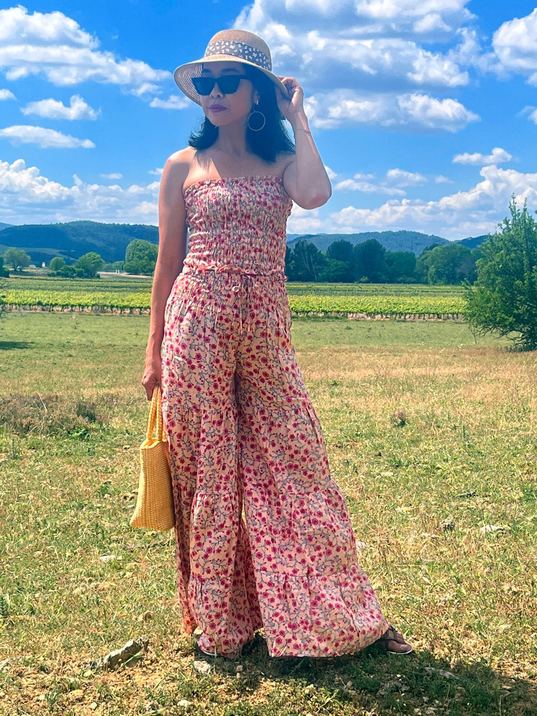 Highwaisted Bellbottom Pants. Wide Floral Pattern Pants in Pink Tones