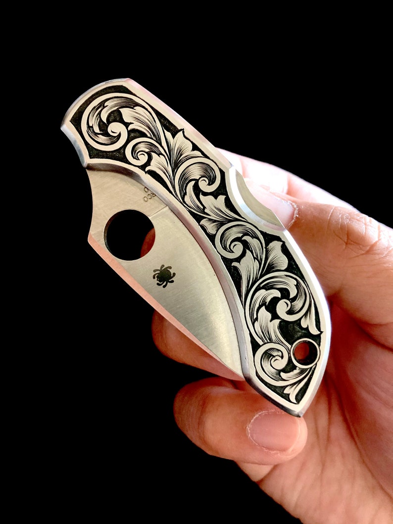 Hand Engraved Stainless quot;Spyderco DragonFlyquot; Pocket Kn Hand Engraved Stainless quot;Spyderco DragonFlyquot; Pocket Kn