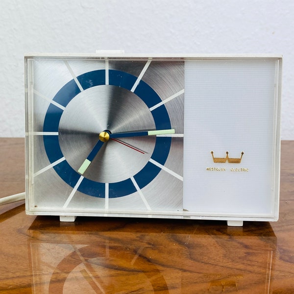 Westclox - Bright alarm clock - Alarm clock with light - Table clock with alarm function - Ringing alarm clock in Space Age design