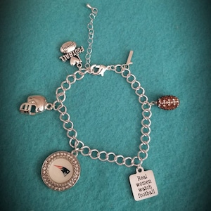 Patriots hotsell charm bracelet