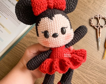 Mika the mouse | Amigurumi Crochet Pattern by Linhas de Algodão - available in PORTUGUÊS, ENGLISH and ESPAÑOL. Instant Download.