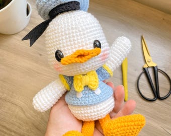 Donuts, Mariner Duck | Amigurumi Crochet Pattern by Linhas de Algodão - PORTUGUÊS, ENGLISH and ESPAÑOL. Instant Download.