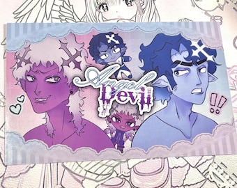 Puede incluir: Una impresión artística rectangular con las palabras "Angel Devil" e ilustraciones de personajes de estilo anime. Los personajes son en tonos morados y azules, con elementos temáticos de ángeles y demonios.