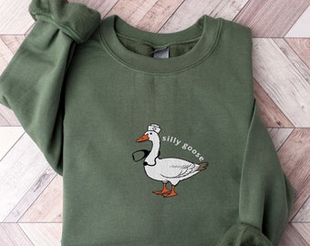 Sweat-shirt brodé Nurse Silly Goose | Sweat-shirt tendance | cadeau pour elle | Université Silly Goose | Chemise brodée amusante