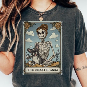 Französische Bulldogge Comfort Colors® Shirt, Frenchie Hundemutter Tarot Karte T-Shirt, Süßes Frenchie T-Shirt, Hundemutter Bekleidung, Einzigartige Frenchie Kleidung