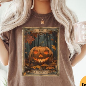 Halloween Kürbis Tarot Karte Comfort Colors® Shirt | Retro Halloween T-Shirt | Halloween Geschenke | Herbst-Saison-Shirt | Kürbis-Shirt
