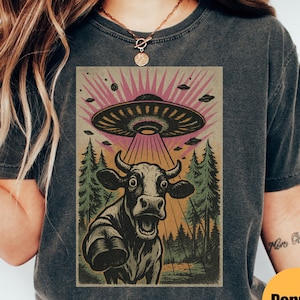 UFO Cow Abduction Shirt, Funny Vintage Retro Graphic Alien Tshirt, Unisex Comfort Colors T Shirt, Paranormal Oversized Aesthetic UFO Tee