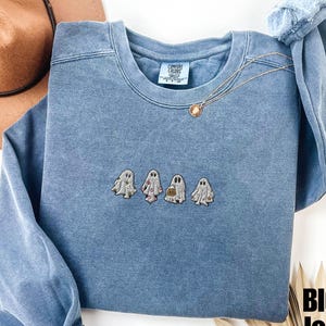 Embroidered Ghost Comfort Colors® Sweatshirt, Halloween Embroidered Sweatshirt, Cute Ghost, Halloween Sweatshirt, Halloween Gift